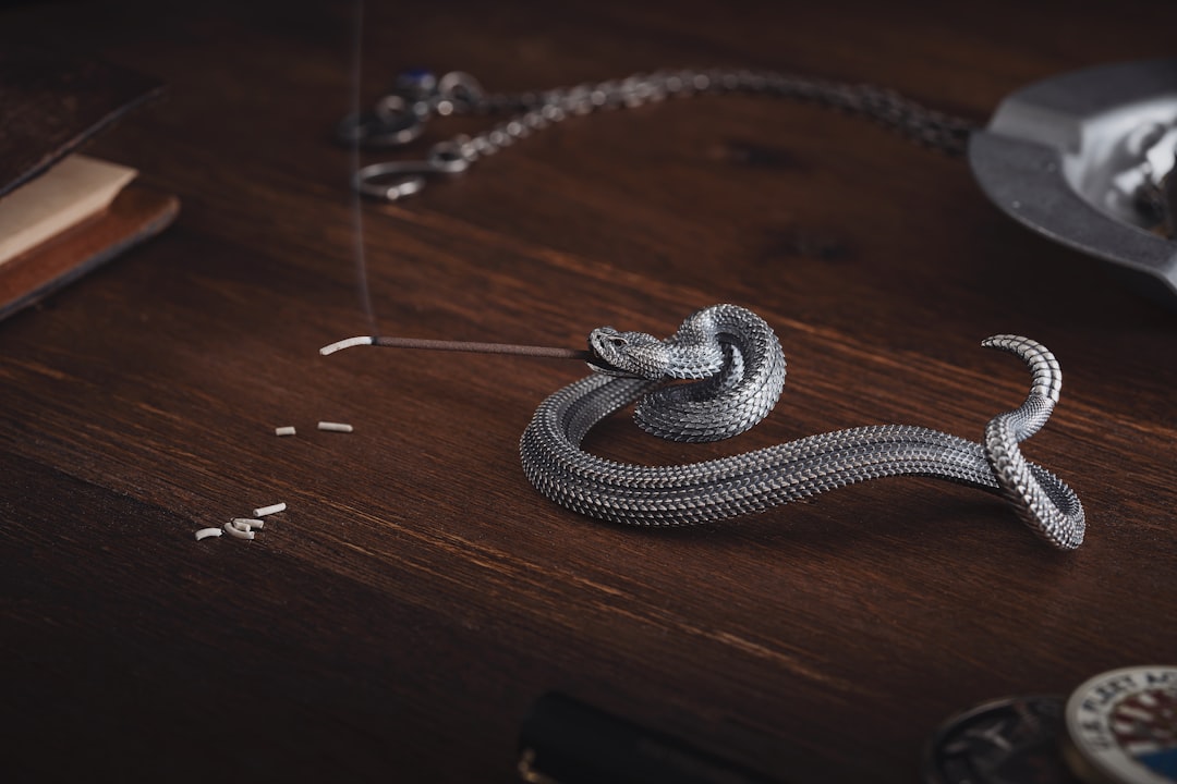 【n8n】v1.0リリース！Pythonサポート強化で自動化新時代【2023年最新】 - Rattlesnake Pen Holder
