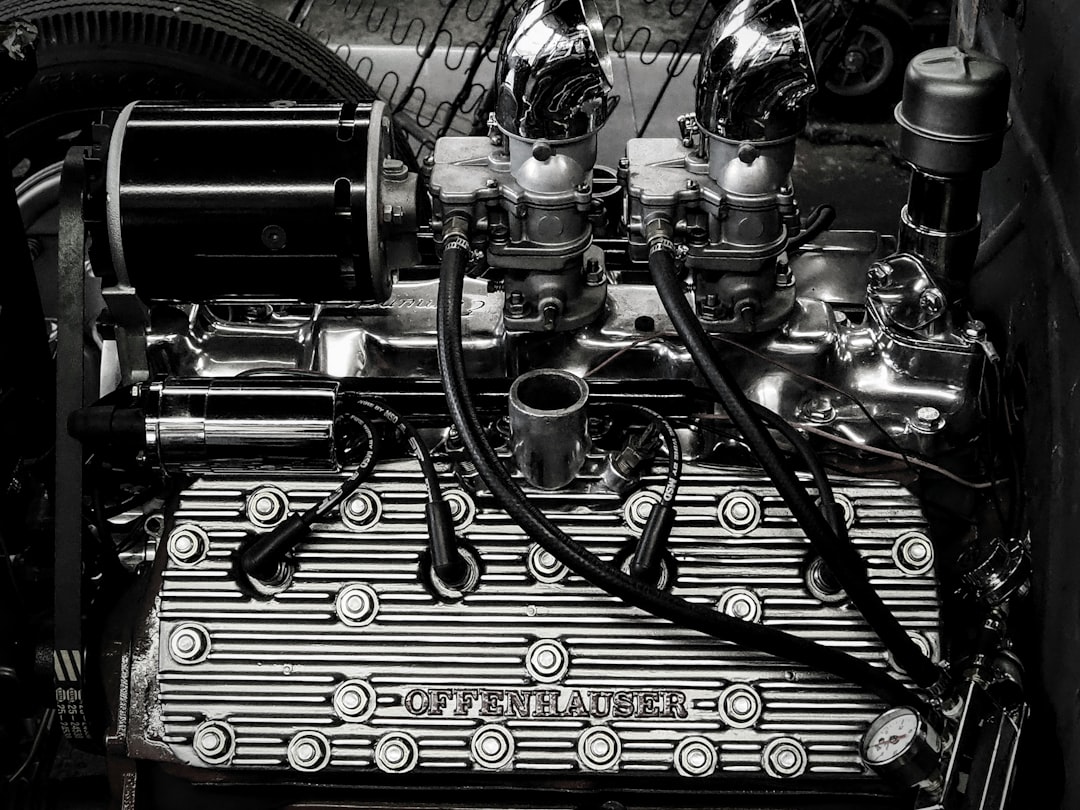 【n8n】バージョン2025-11-11リリース！安定性向上でワークフローを強化【2025年最新】 - a black and white photo of an engine