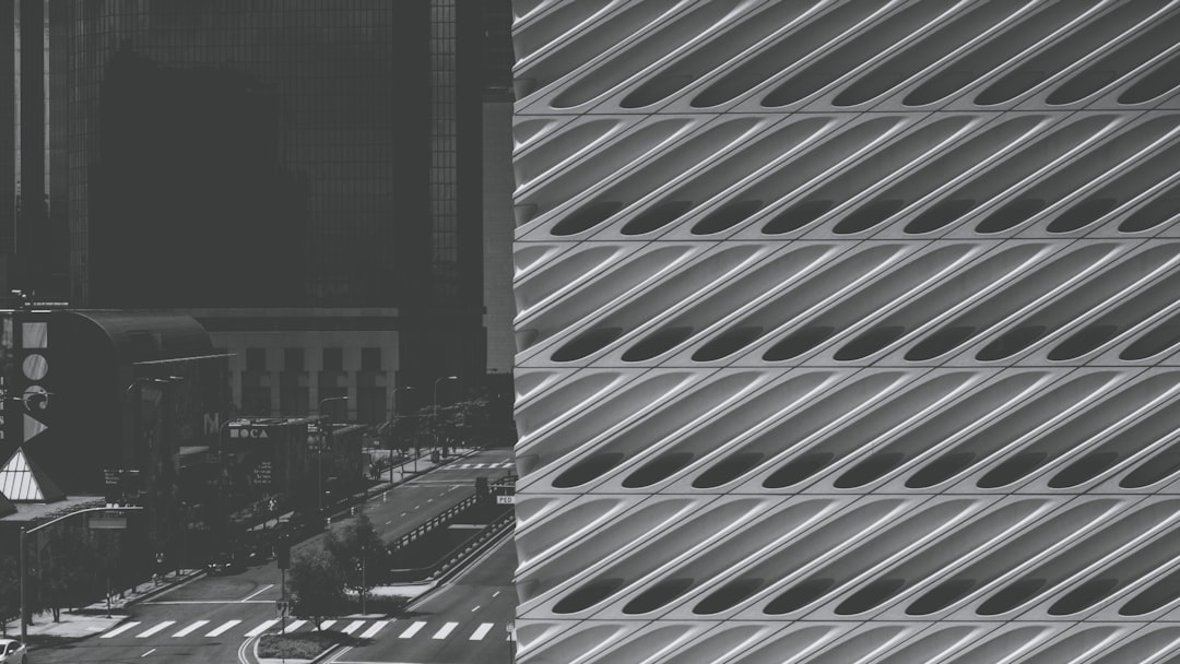 n8n 2024-09-05リリース！PGVector連携強化と共同作業改善【最新】 - grayscale photo of asphalt road