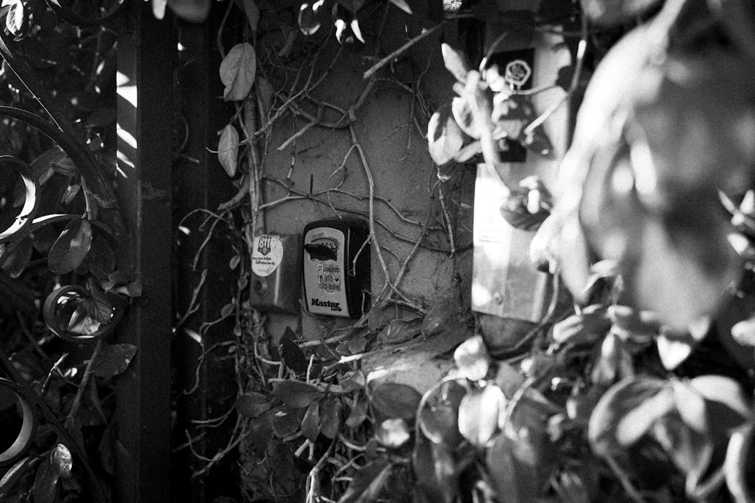 【Cursor】Feb 18, 2026リリース！エージェントサンドボックスで安全なAI開発を実現 - Like what you see? Follow me @thatcameraguymc