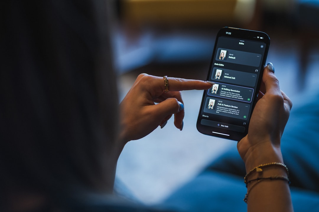 【Anti Gravity】バージョンリリース！カスタマイズ作成の不具合修正を解説 - Shot in the Detail studio while editing a talking head video with AI Auto Edit. Detail makes it easy to record, edit, and share professional video podcasts — all in one app.
