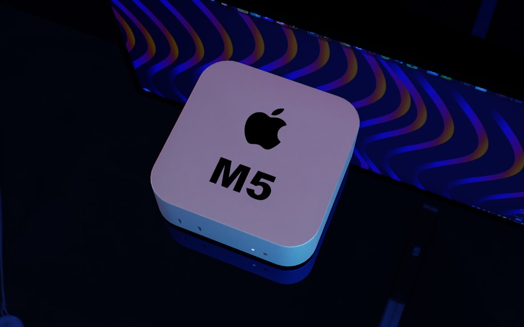 Appleが描くAI時代の新戦略：M5チップとパーソナルAIの衝撃 - mac mini, mac mini m5, mac mini m4, apple, computadora, computer, tecnología, technology, mac, dispositivo, device, escritorio, desktop, compacto, compact, mini pc, ordenador, pequeño, small, plateado, silver, aluminio,