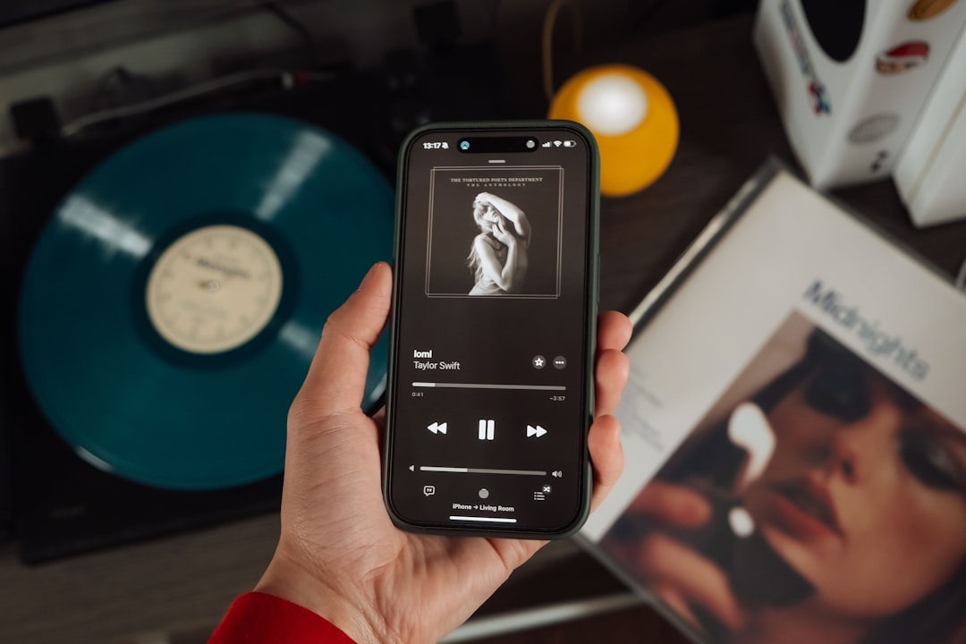 ChatGPTにApple Music連携の可能性：AI音楽体験の未来を徹底予測 - Taylor Swift — The Tortured Poets Department