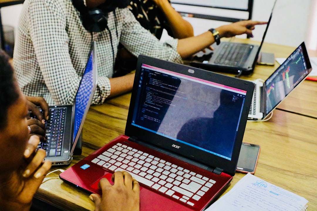 【Devin】最新アップデート！Blueprint刷新とエンタープライズ機能強化 - person using black and red Acer laptop computer on table