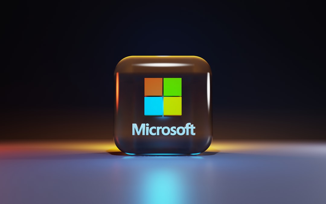 【Gemini】Windowsアプリ版リリース！ショートカットでAIを即座に起動 - A glossy glass cube with the Microsoft logo on a dark surface